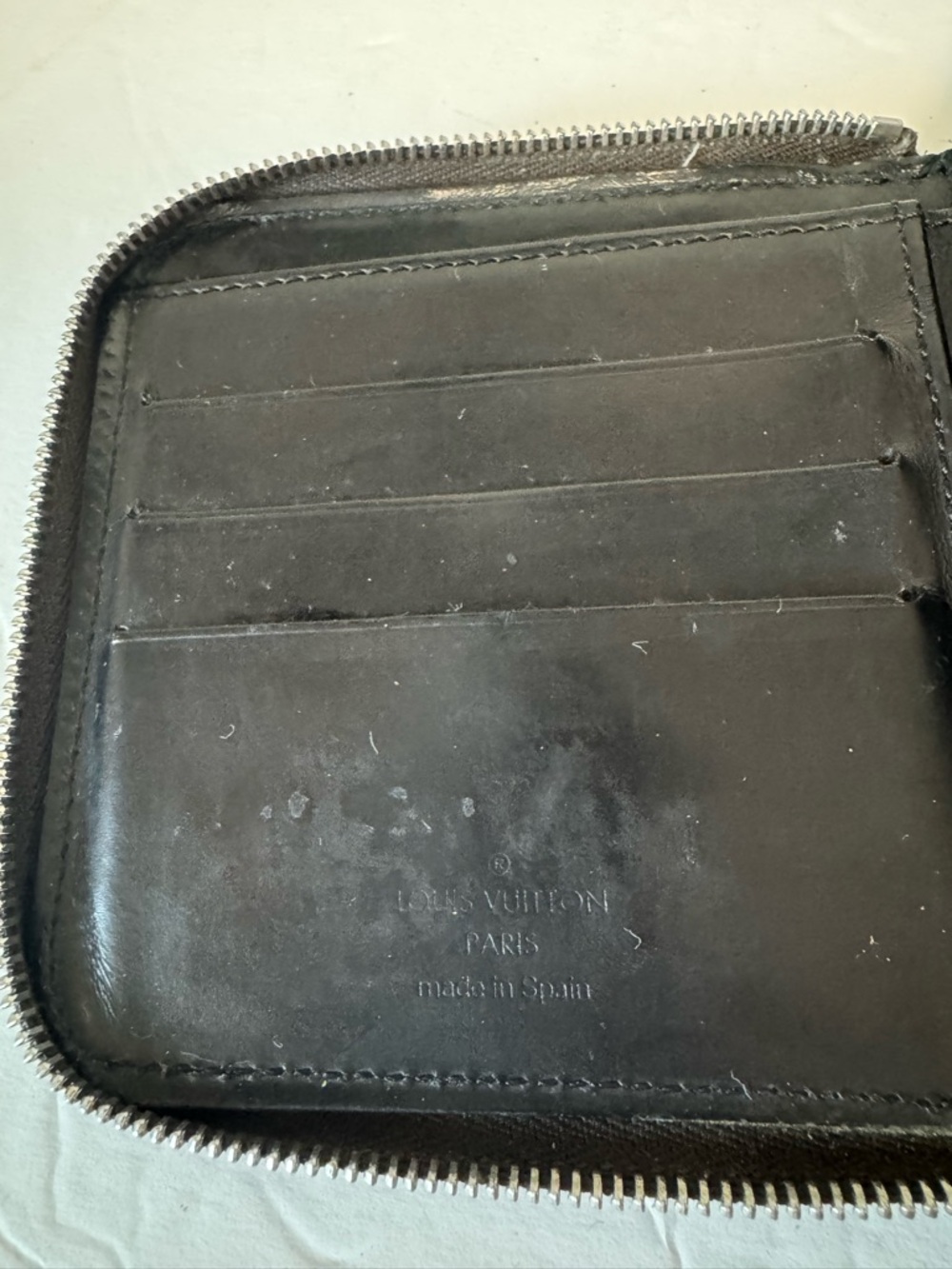 Authentic Louis Vuitton Matte Vernis leather Zip Compact Wallet - Picture 8 of 8
